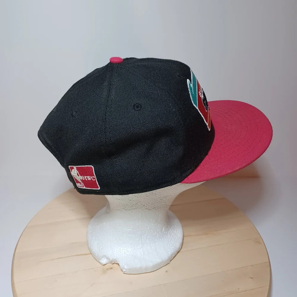 MITCHELL & NESS NBA San Antonio Spurs Men's 2 Tone Classic Snapback Hat Black/Ro - Picture 4 of 6